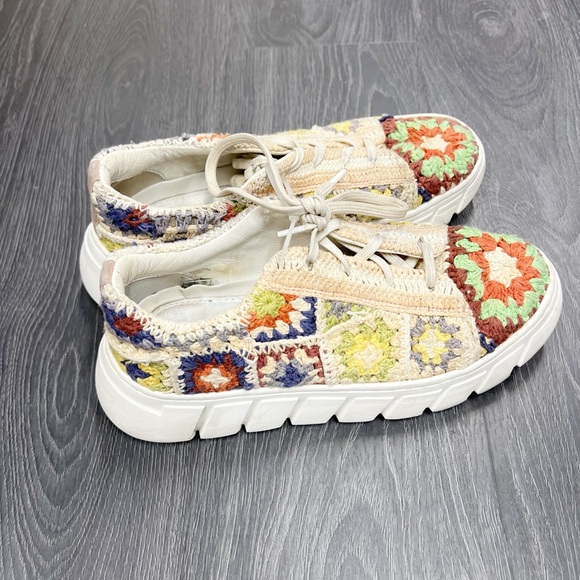 Free People Women’s Catch Me If You Can Multicolor Crochet Sneakers Sz 39/9 - Picture 7 of 9